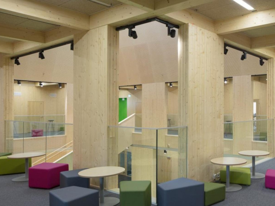 Kuva 3: ”Haluttiin tuoda kainuulainen puu esille”